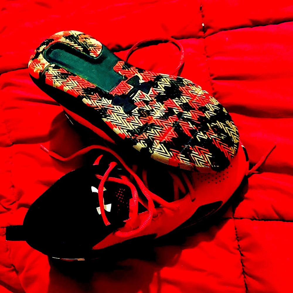 I am selling some nice school sneakers. Main colors red and black